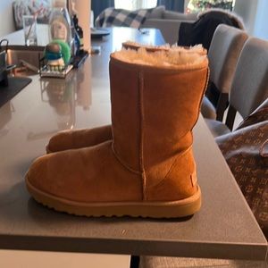 Uggs women’s 9